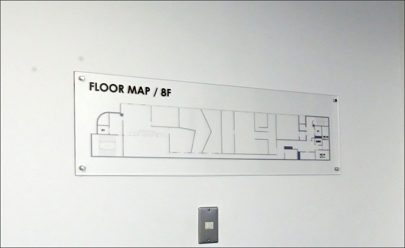 アクリルフロアマップ施工画像